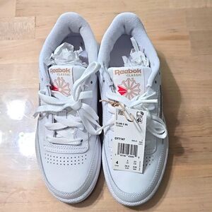 Reebok classic tennis shoes